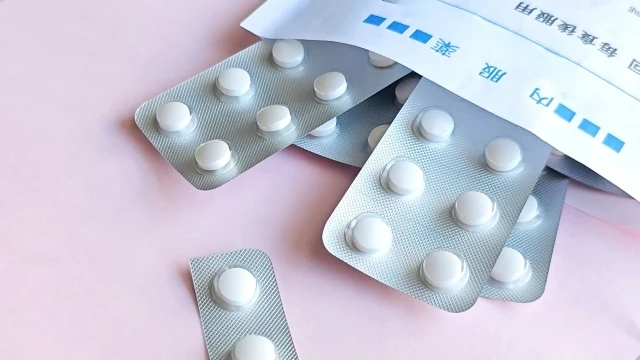 あなたの健康を第一に考える整骨院が、薬の副作用と健康について解説